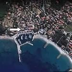 度假居 3 *